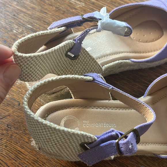 Journee Collection Ashlyn Wedge Heel Espadrille size 8 - Picture 5 of 9